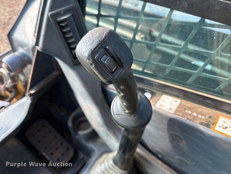 image for item ES5769 2013 John Deere 323DT tracked skid steer loader