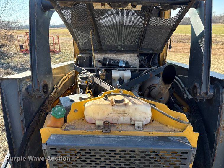 image for item ES5769 2013 John Deere 323DT tracked skid steer loader
