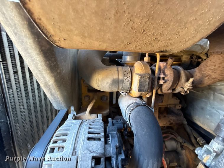 image for item ES5769 2013 John Deere 323DT tracked skid steer loader