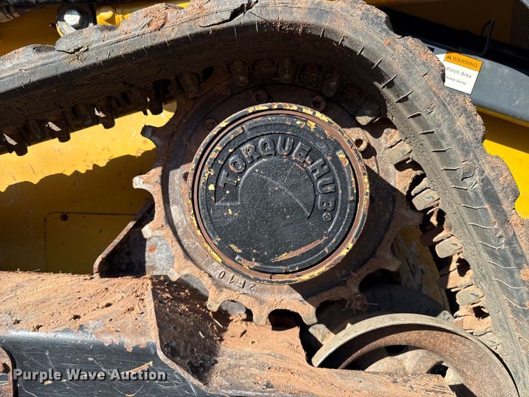 image for item ES5769 2013 John Deere 323DT tracked skid steer loader