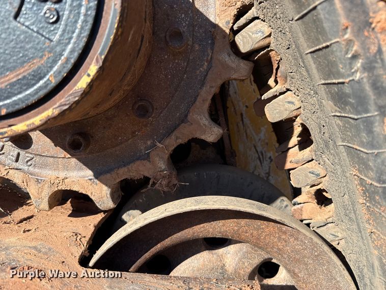 image for item ES5769 2013 John Deere 323DT tracked skid steer loader