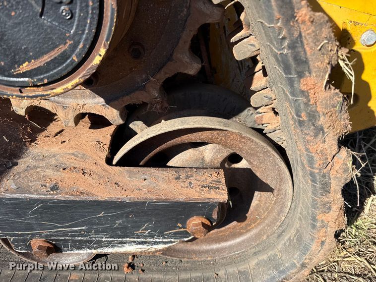 image for item ES5769 2013 John Deere 323DT tracked skid steer loader