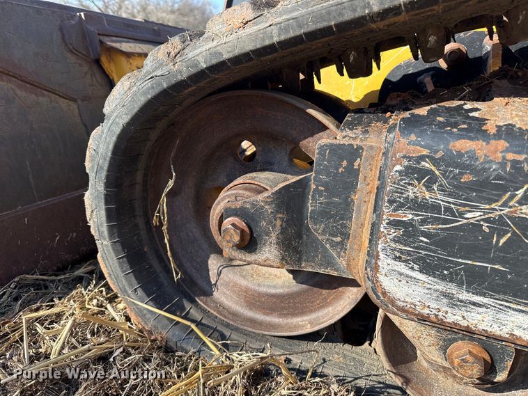 image for item ES5769 2013 John Deere 323DT tracked skid steer loader