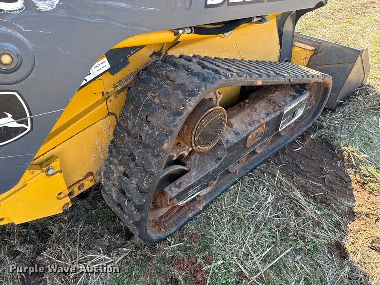 image for item ES5769 2013 John Deere 323DT tracked skid steer loader
