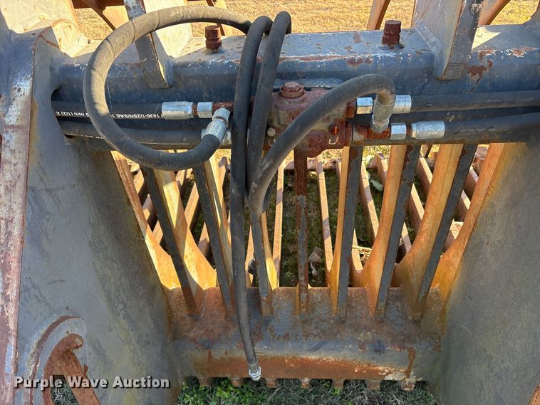 image for item ES8525 JRB 544H  wheel loader root grapple bucket
