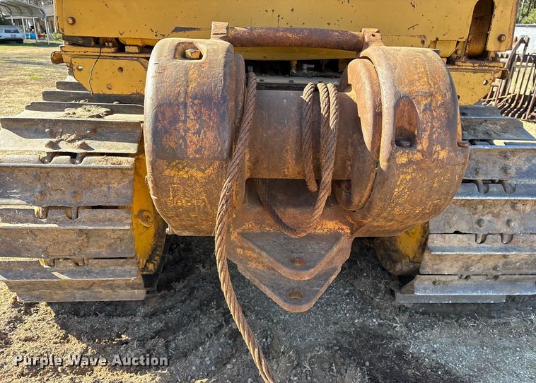 image for item ES8528 1989 Caterpillar D6D dozer