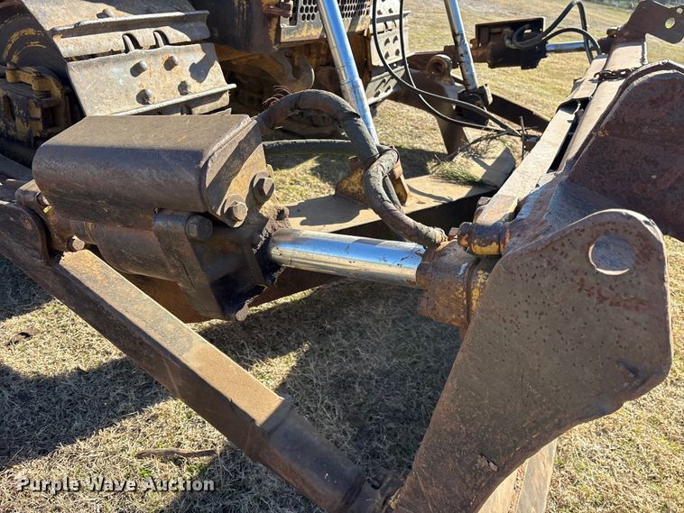 image for item ES8528 1989 Caterpillar D6D dozer