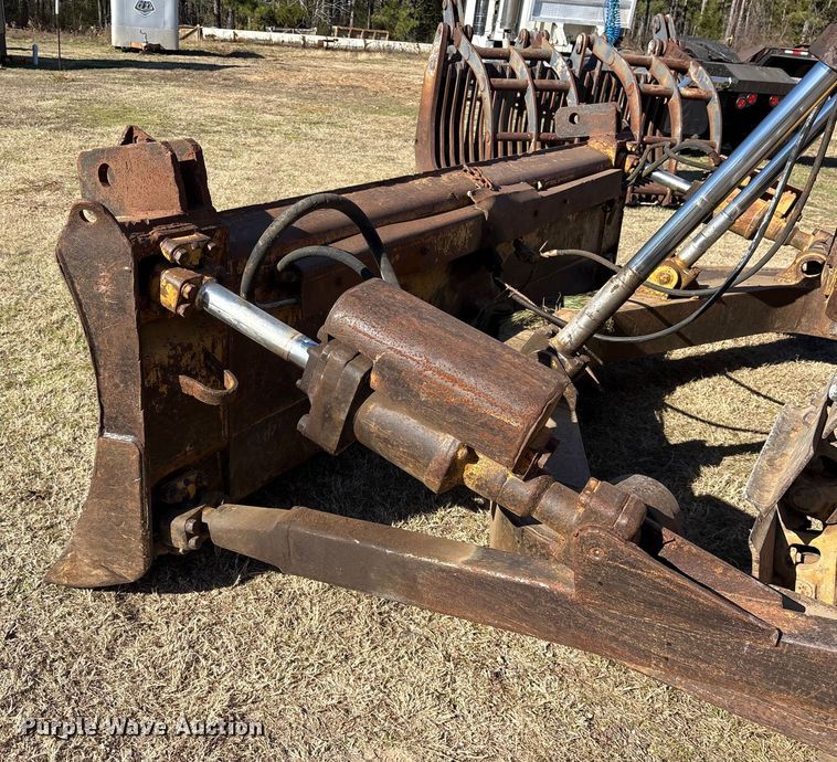 image for item ES8528 1989 Caterpillar D6D dozer