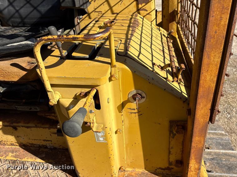 image for item ES8528 1989 Caterpillar D6D dozer
