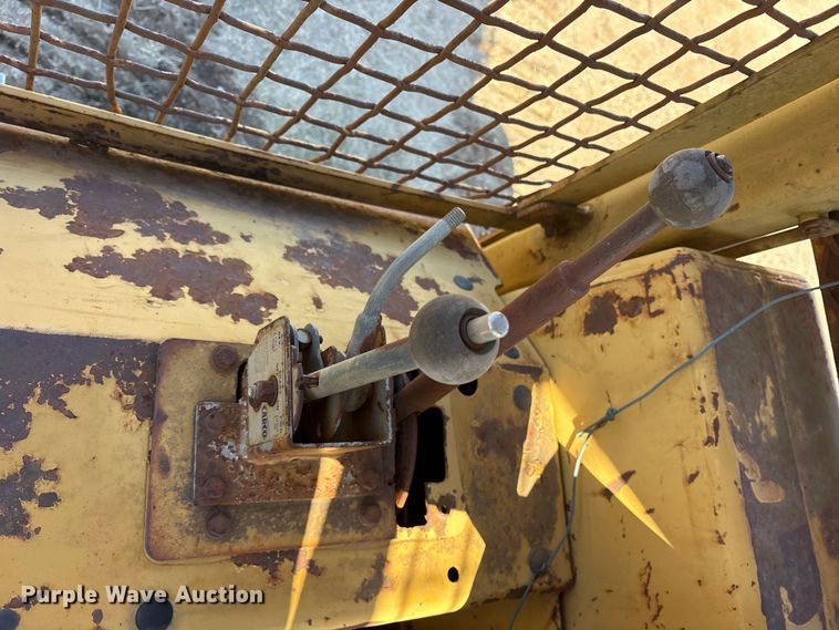 image for item ES8528 1989 Caterpillar D6D dozer