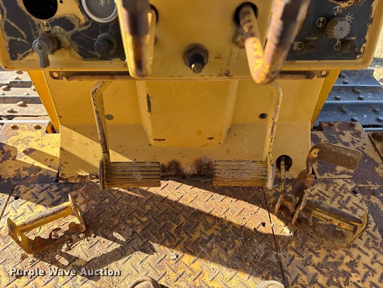image for item ES8528 1989 Caterpillar D6D dozer