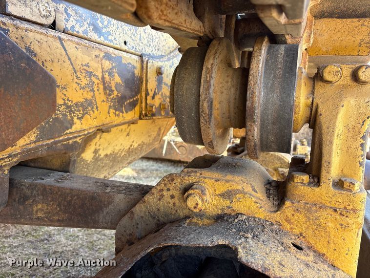 image for item ES8528 1989 Caterpillar D6D dozer