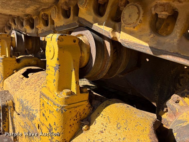image for item ES8528 1989 Caterpillar D6D dozer