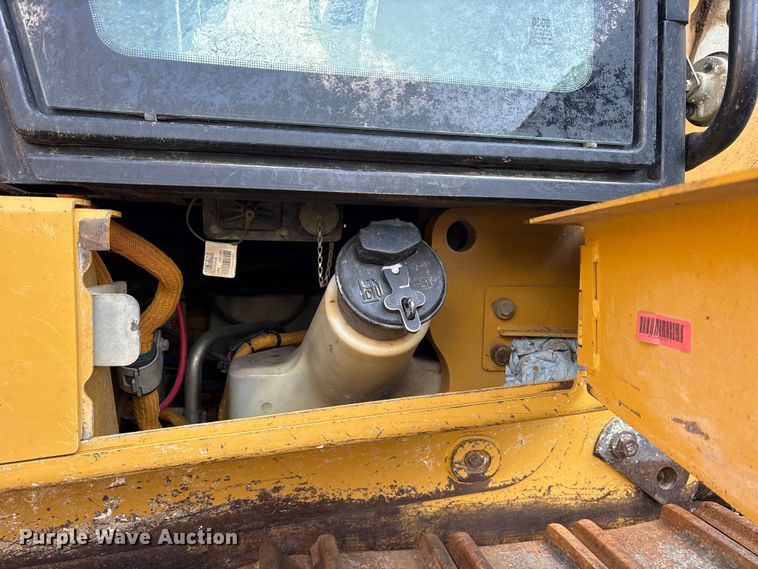 image for item ES8535 2010 Caterpillar 963D track loader