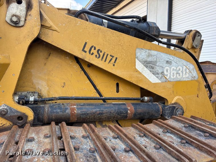image for item ES8535 2010 Caterpillar 963D track loader