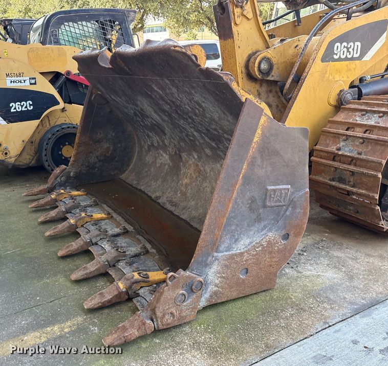 image for item ES8535 2010 Caterpillar 963D track loader