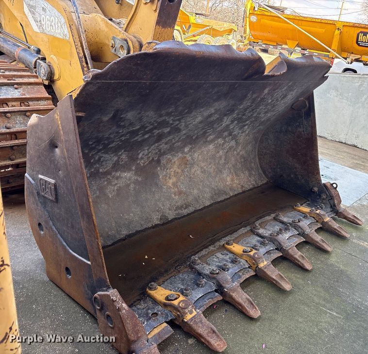 image for item ES8535 2010 Caterpillar 963D track loader