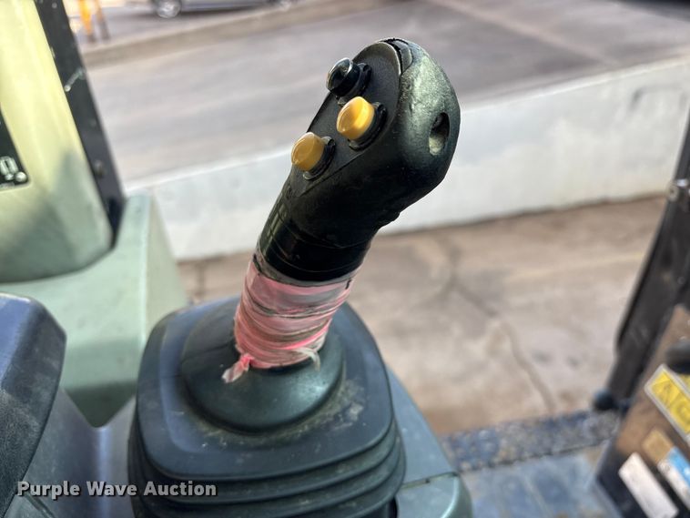 image for item ES8535 2010 Caterpillar 963D track loader