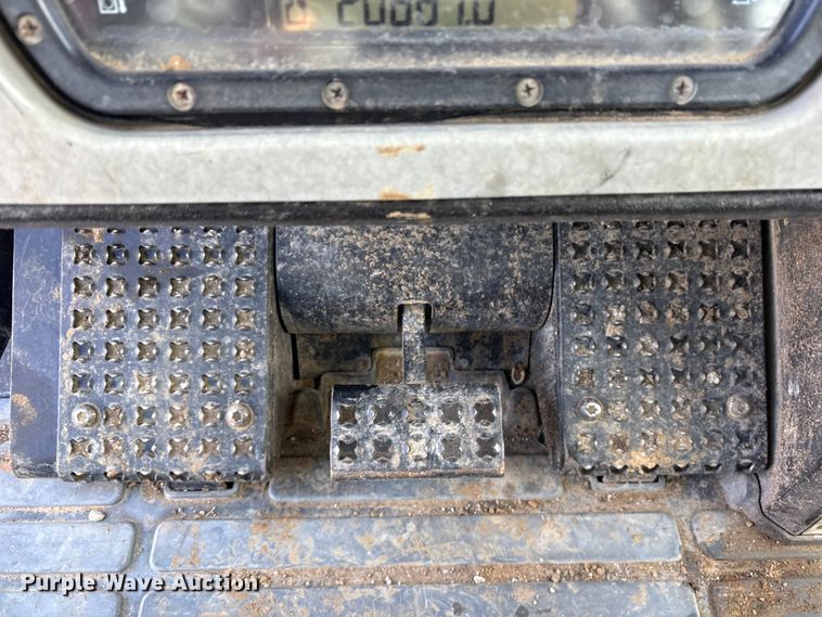 image for item ES8535 2010 Caterpillar 963D track loader