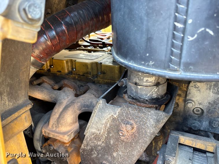 image for item ES8535 2010 Caterpillar 963D track loader