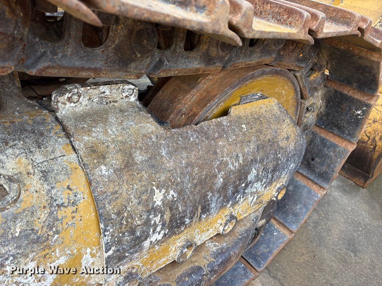 image for item ES8535 2010 Caterpillar 963D track loader