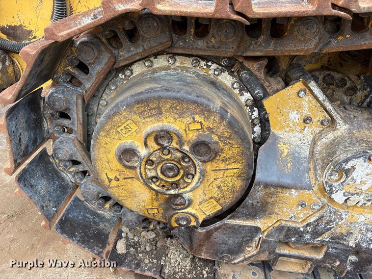 image for item ES8535 2010 Caterpillar 963D track loader