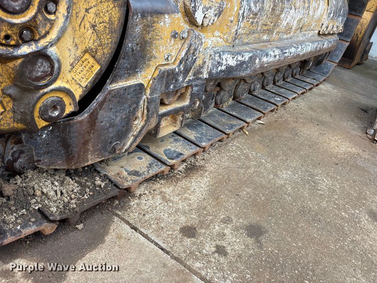 image for item ES8535 2010 Caterpillar 963D track loader