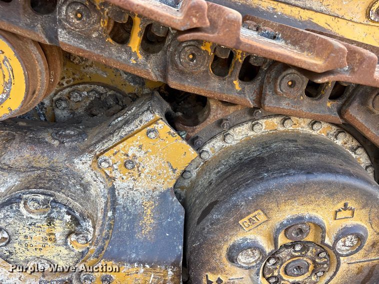 image for item ES8535 2010 Caterpillar 963D track loader