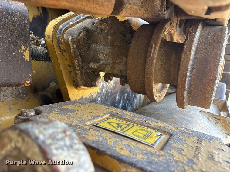 image for item ES8535 2010 Caterpillar 963D track loader