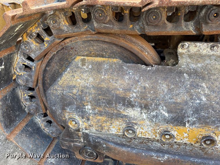 image for item ES8535 2010 Caterpillar 963D track loader