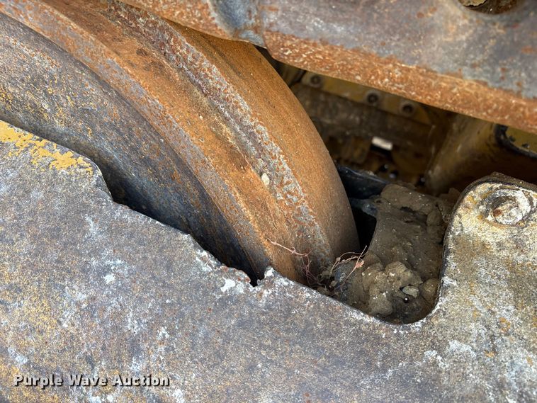 image for item ES8535 2010 Caterpillar 963D track loader