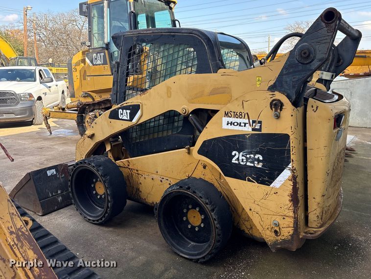 image for item ES8536 2007 Caterpillar 262C skid steer loader