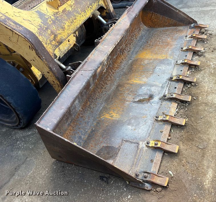 image for item ES8536 2007 Caterpillar 262C skid steer loader