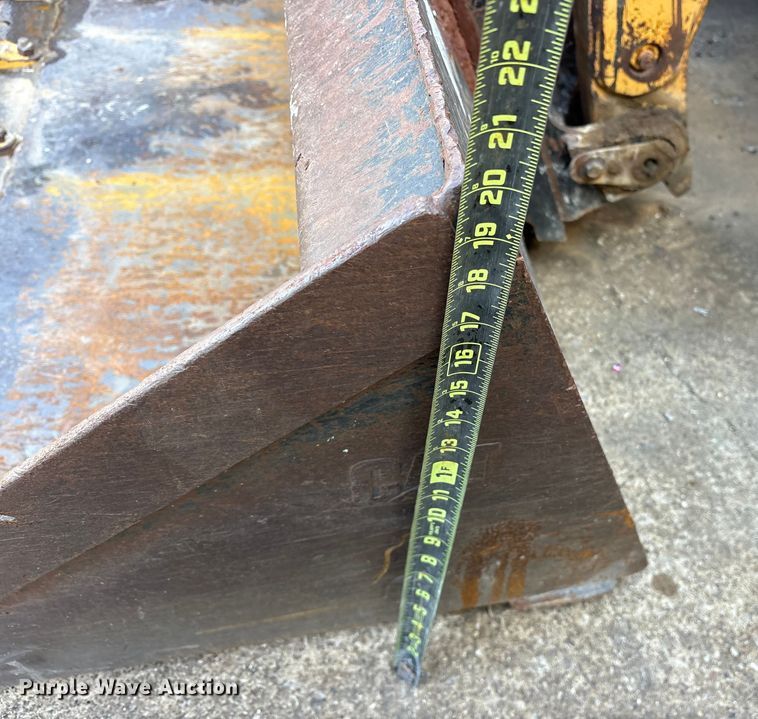 image for item ES8536 2007 Caterpillar 262C skid steer loader