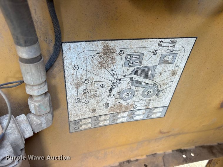 image for item ES8536 2007 Caterpillar 262C skid steer loader