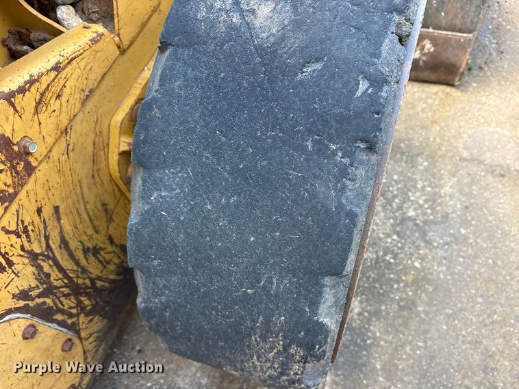 image for item ES8536 2007 Caterpillar 262C skid steer loader