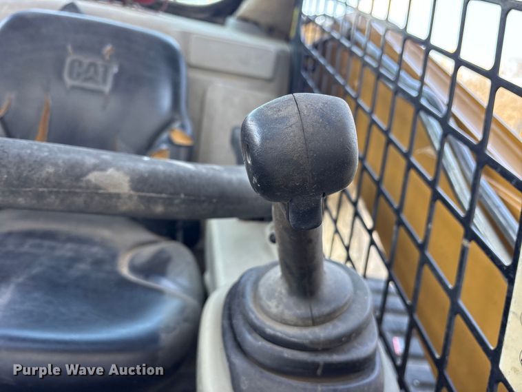 image for item ES8537 2012 Caterpillar 289C tracked skid steer loader