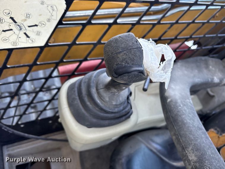 image for item ES8537 2012 Caterpillar 289C tracked skid steer loader