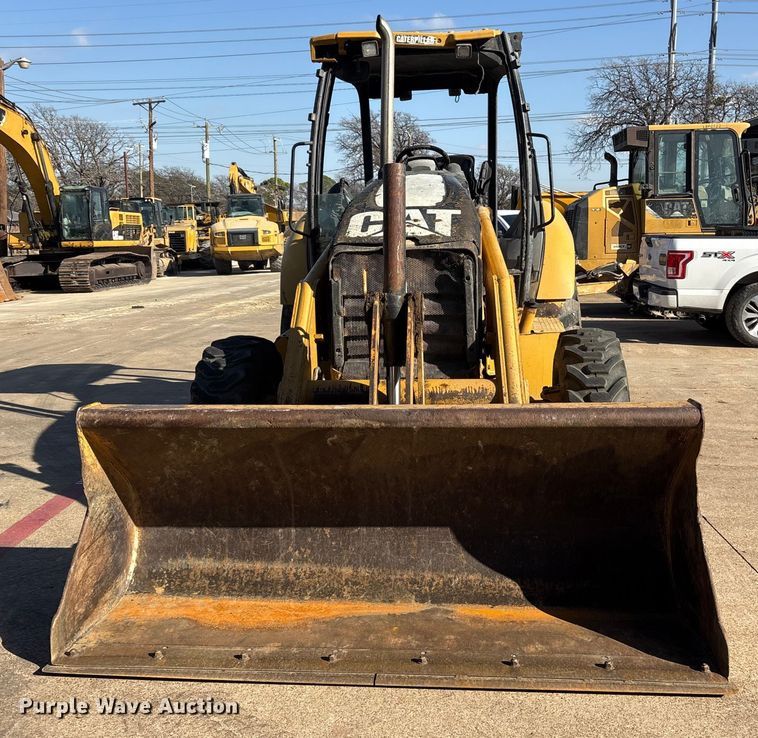 image for item ES8538 2008 Caterpillar 414E landscape tractor