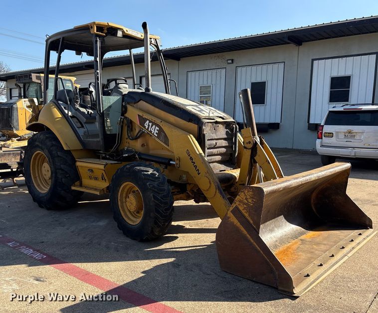 image for item ES8538 2008 Caterpillar 414E landscape tractor