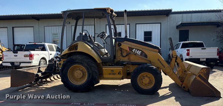 image for item ES8538 2008 Caterpillar 414E landscape tractor