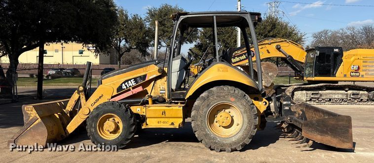 image for item ES8538 2008 Caterpillar 414E landscape tractor