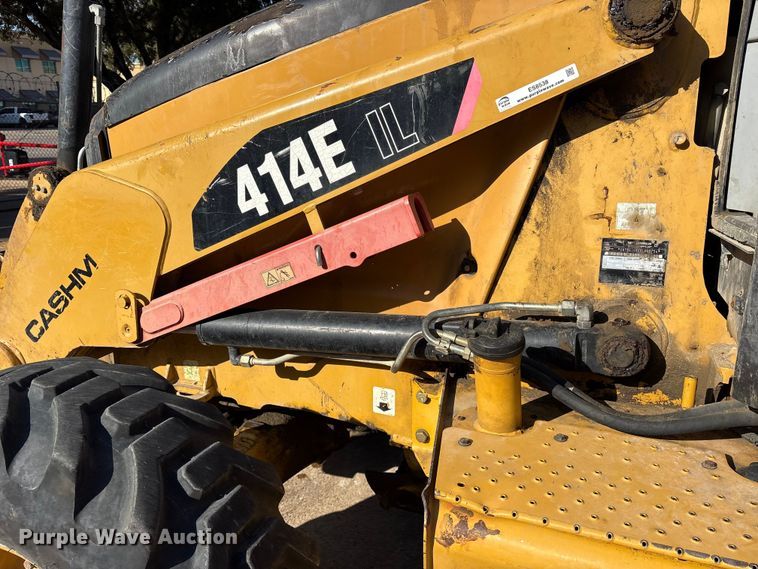 image for item ES8538 2008 Caterpillar 414E landscape tractor