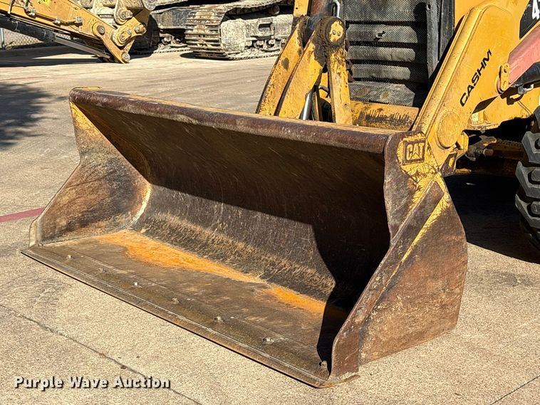 image for item ES8538 2008 Caterpillar 414E landscape tractor