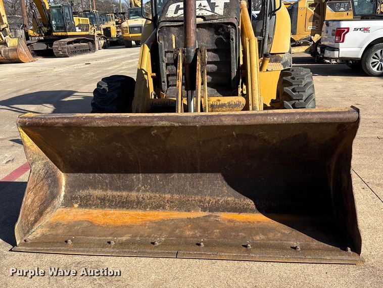 image for item ES8538 2008 Caterpillar 414E landscape tractor