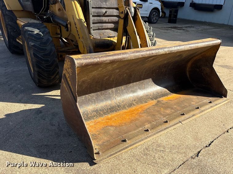 image for item ES8538 2008 Caterpillar 414E landscape tractor