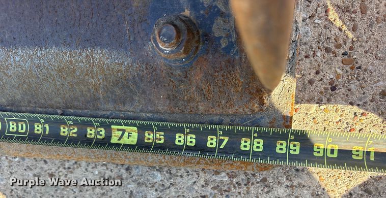 image for item ES8538 2008 Caterpillar 414E landscape tractor