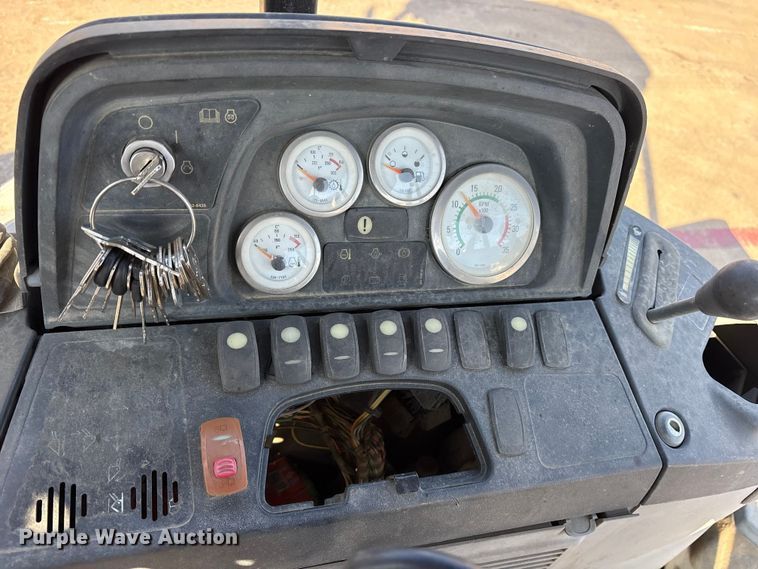 image for item ES8538 2008 Caterpillar 414E landscape tractor