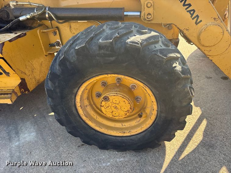 image for item ES8538 2008 Caterpillar 414E landscape tractor