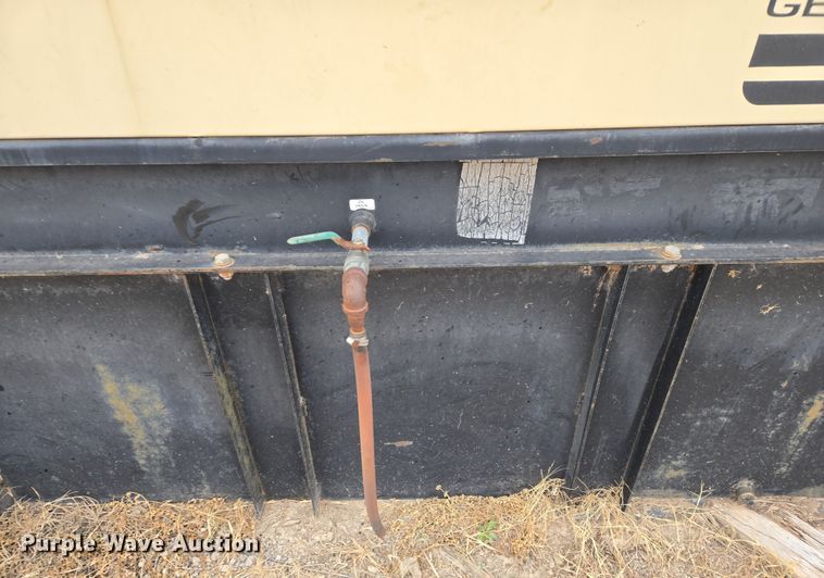 image for item ET1163 2004 Generac Series 380526010 generator